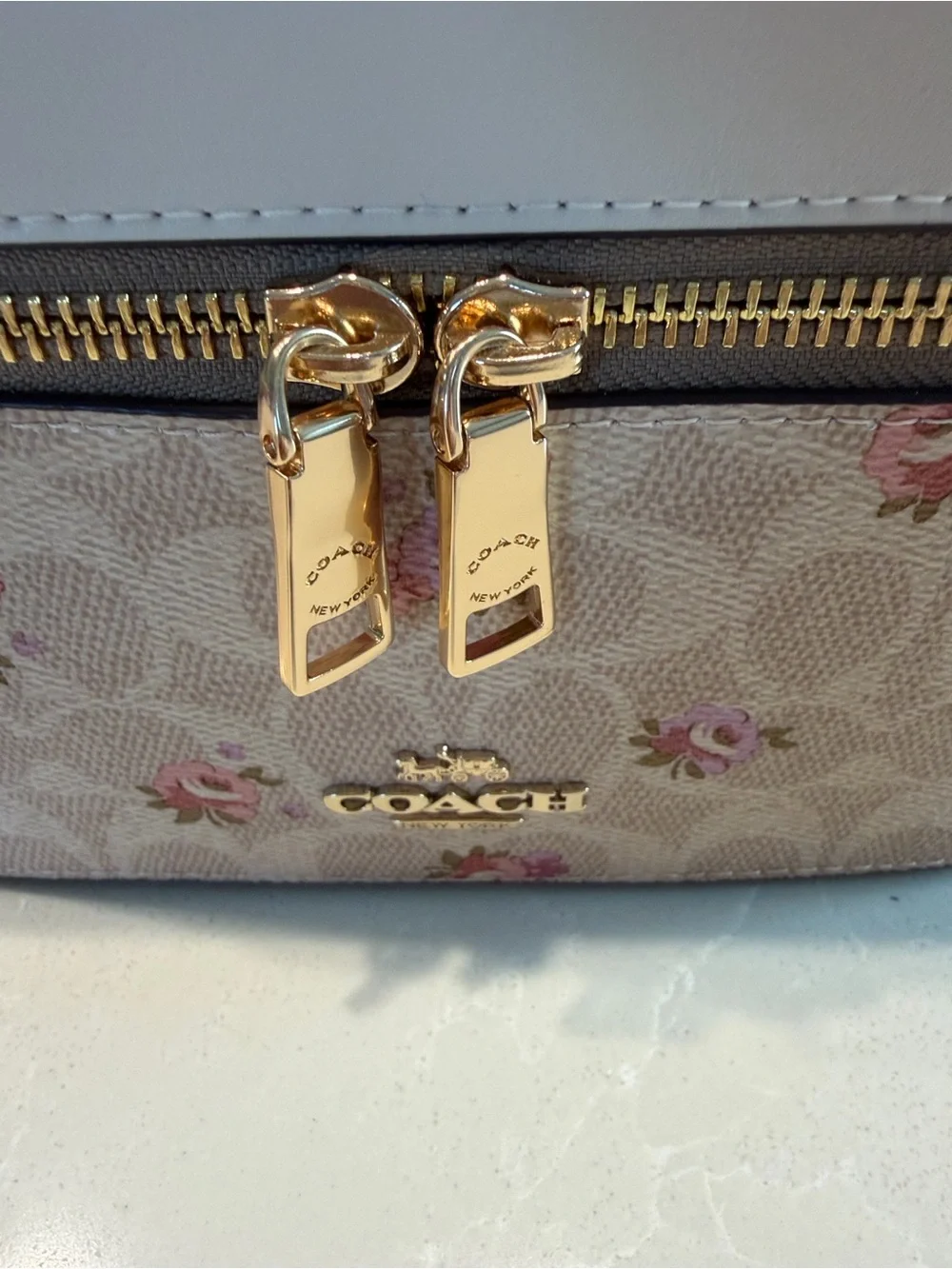 Coach Outlet Cosmetic Case In Floral Signature Canvas NWT